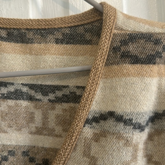 Top - Picture 5 of 14